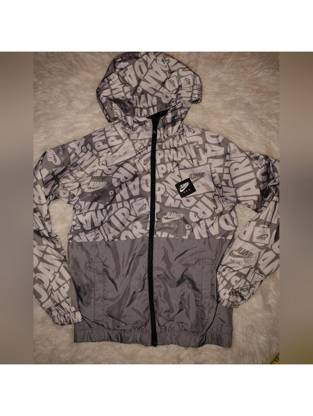 Jordan Kids windbreaker in Gray and Black